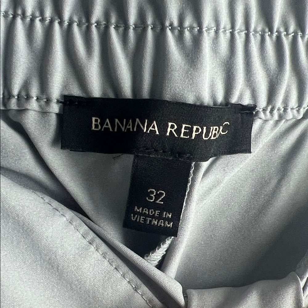 Banana Republic Light Gray Chinos Men’s Pants Size 32 - Picture 3 of 8